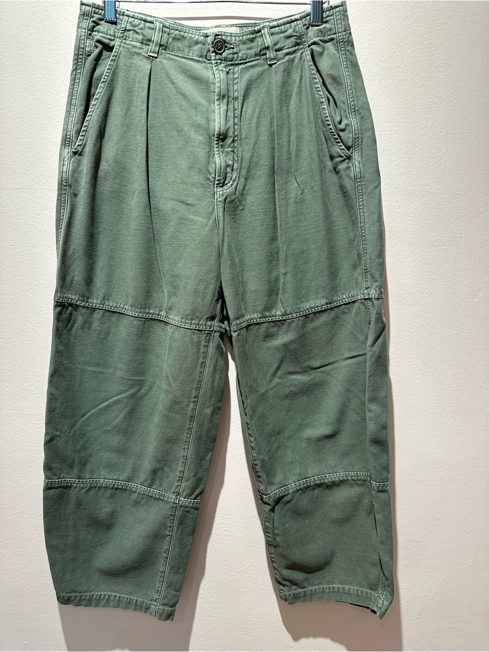 CITIZENS OF HUMANITY Khaki Wide-Legged Cargo Pants - Picture 4 of 9